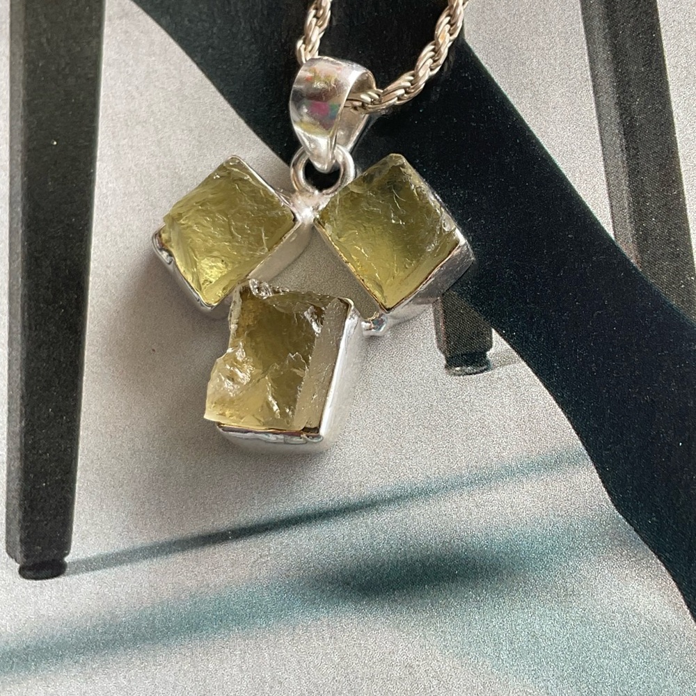 Sterling Silver and Genuine peridot pendant
